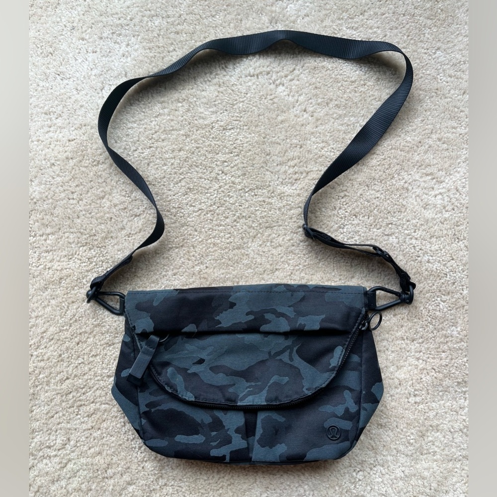 Lululemon Athlecta  Camouflage  All Night Festival Crossbody Bag